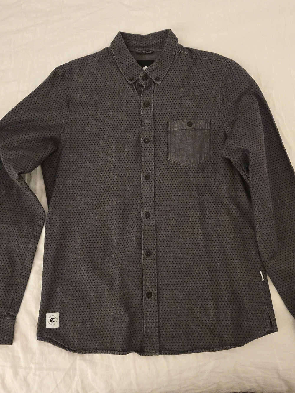 Men's Long Sleeve Casual Button-Down Shirt in Gray with Subtle Pattern